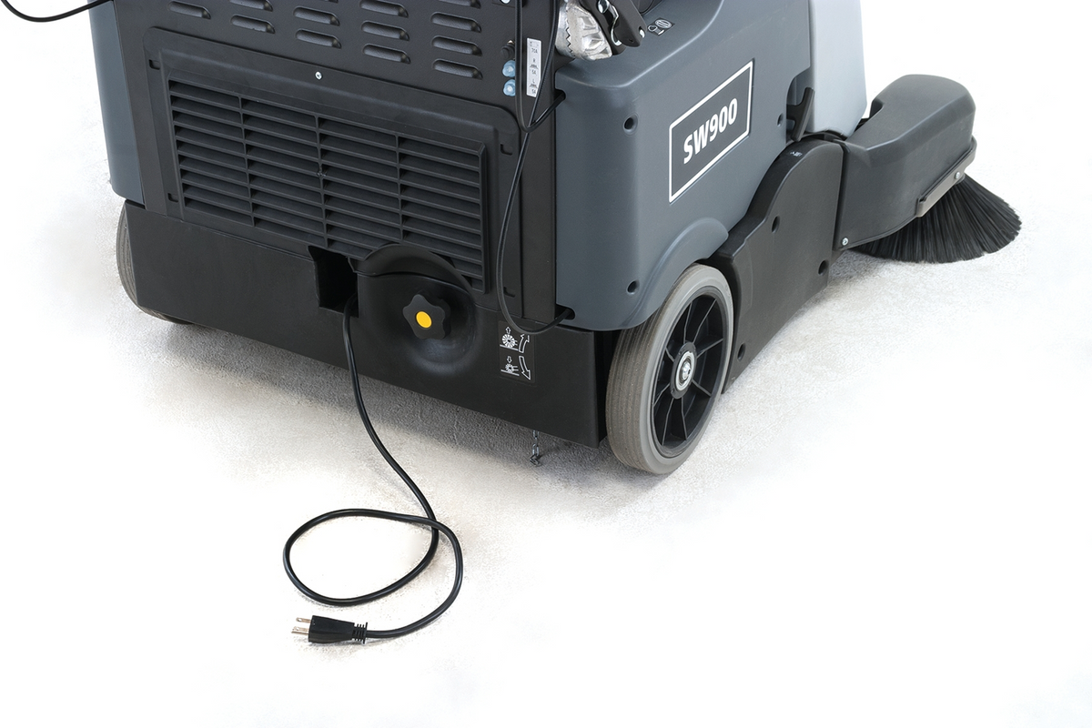 Advance SW900, Floor Sweeper, 33", 15 Gallon Hopper, Battery, Self Propel, 3 Year Warranty