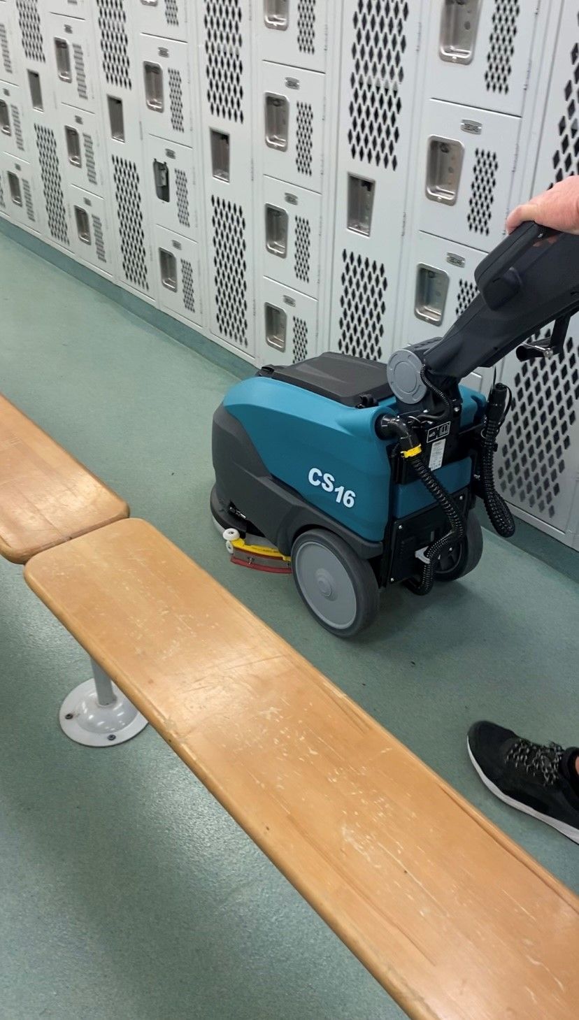 Tennant CS16, Walk Behind Floor Scrubber, 14", 3.9 Gallon, Disk, Lithium, Pad Assist, 1 Year Warranty, LPTB03794
