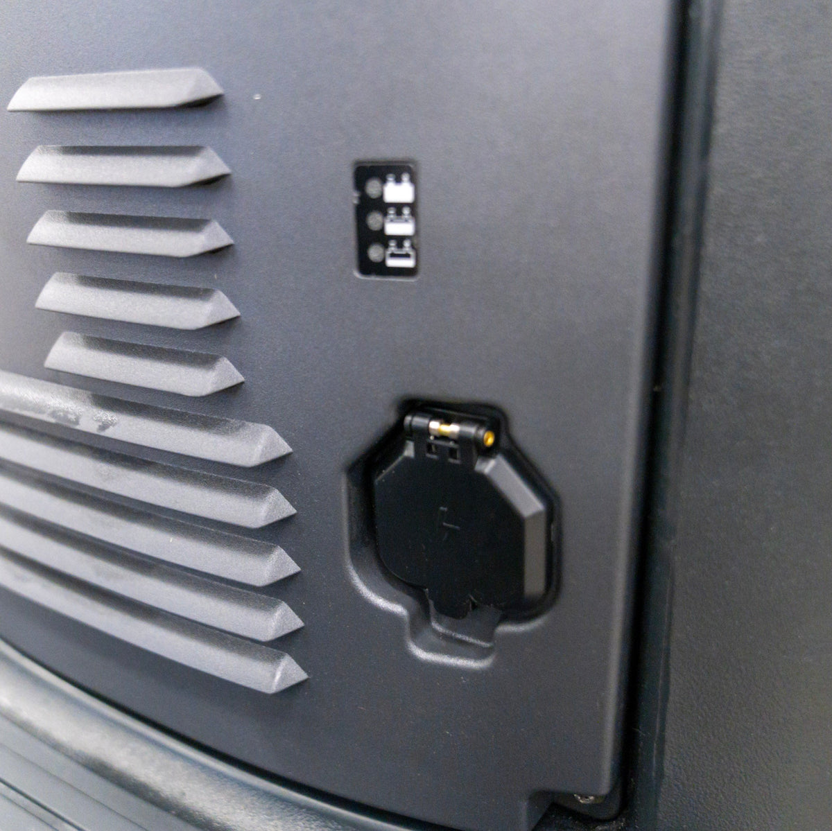 Rider Floor Scrubber, 20", 22 Gallon, Battery,  Disk, 3/3/1/1 Warranty