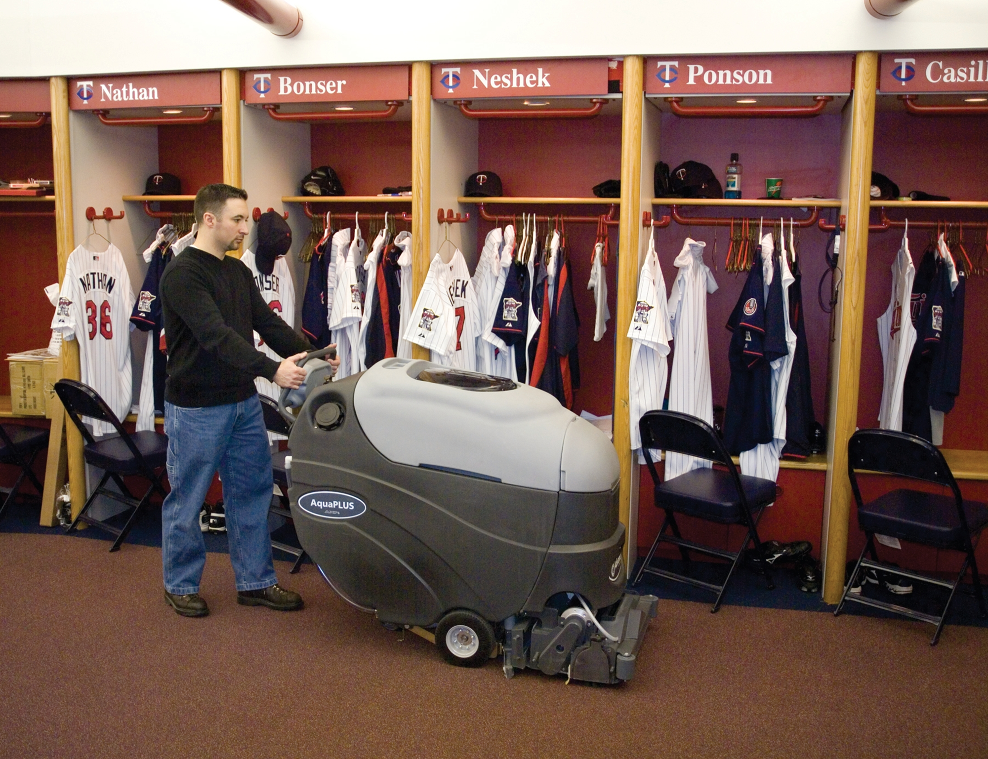 Advance AquaPlus AXP |  Carpet Extractor | 20 Gallon | 24" |  Battery Powered | 3 Year Warranty