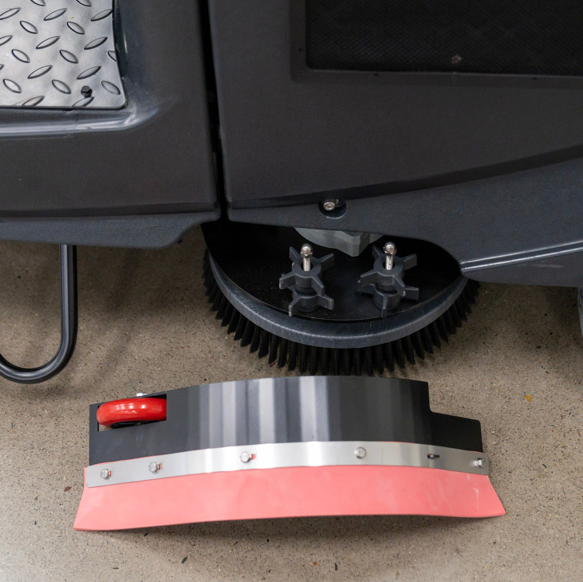 Rider Floor Scrubber, 28", 31 Gallon, Battery,  Disk, 3/3/1/1 Warranty