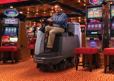 Advance ES4000 | Carpet Extractor | 28 Gallon | 28" | Ride On | Battery | 3 Year Warranty