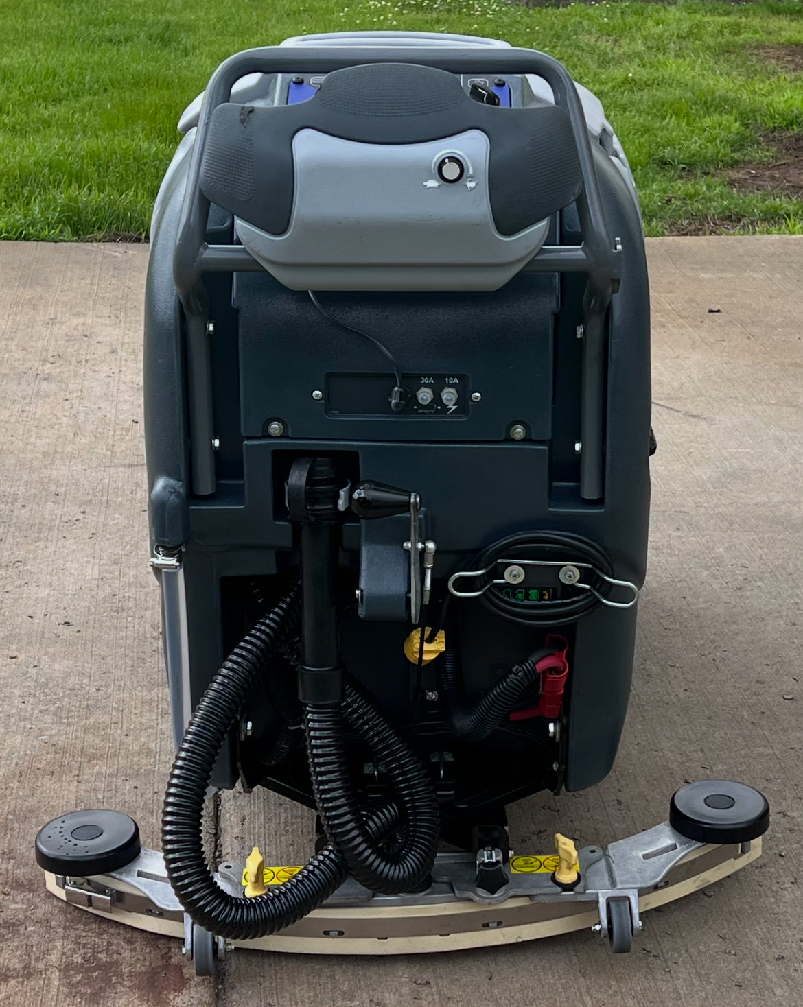 Refurbished Advance SC750, Walk Behind Floor Scrubber, 26", 21 Gallon, Battery, Self Propel, Disk, 9/1/1 Warranty
