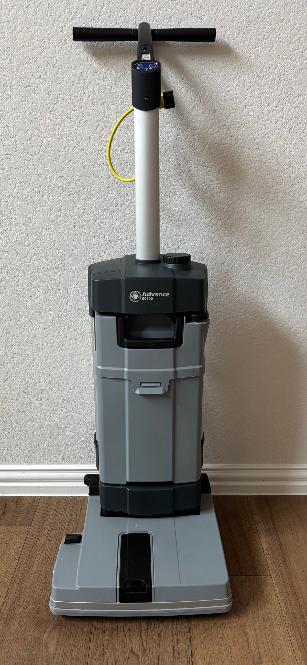 Advance SC100, Floor Sweeper-Scrubber, 12", .8 Gallon, Electric, Forward and Reverse, Cylindrical, 6 Month Warranty, Demo Unit