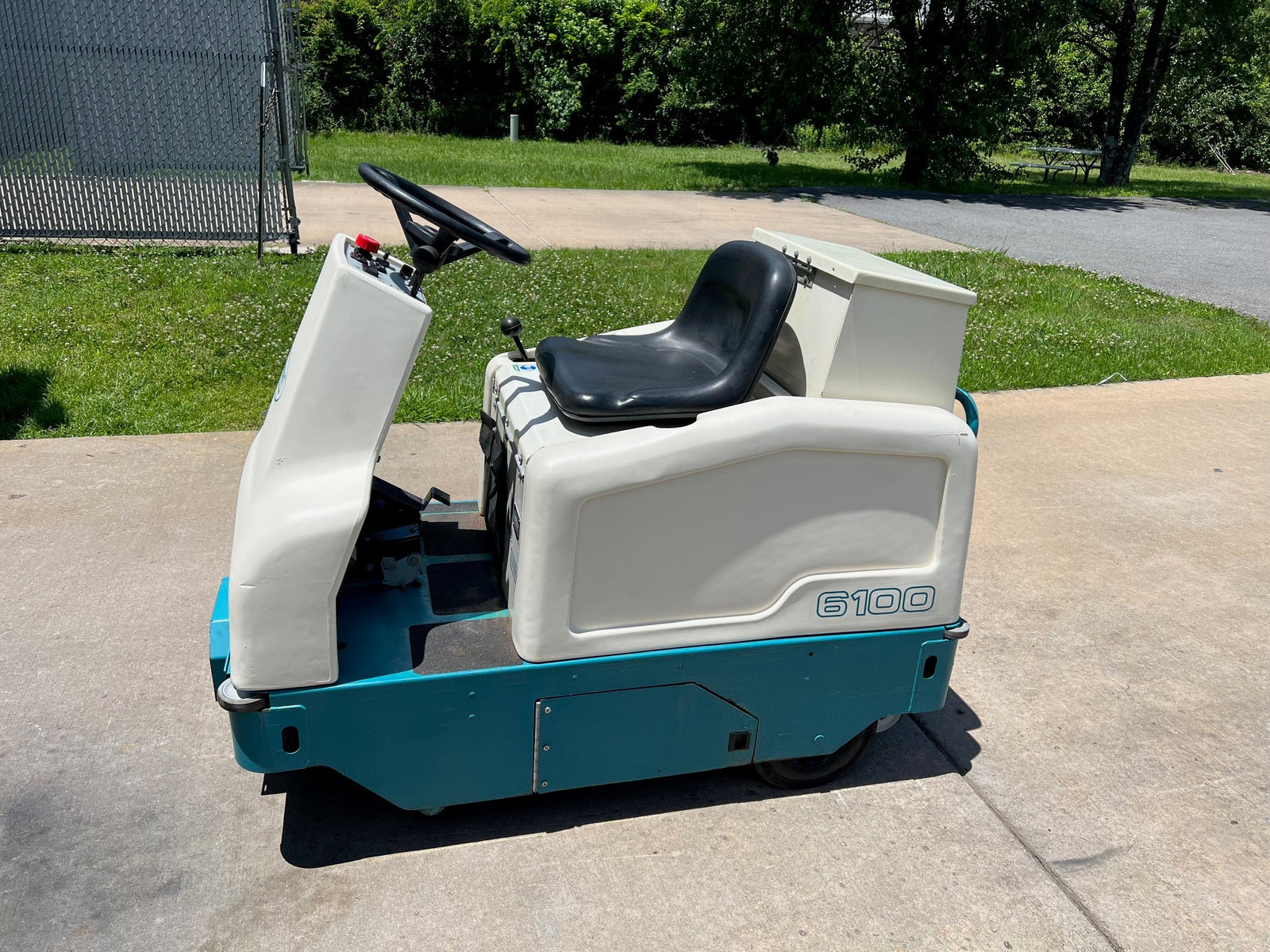Refurbished, Tennant 6100, Floor Sweeper, 30", 22 Gallon Hopper, Ride On, Battery