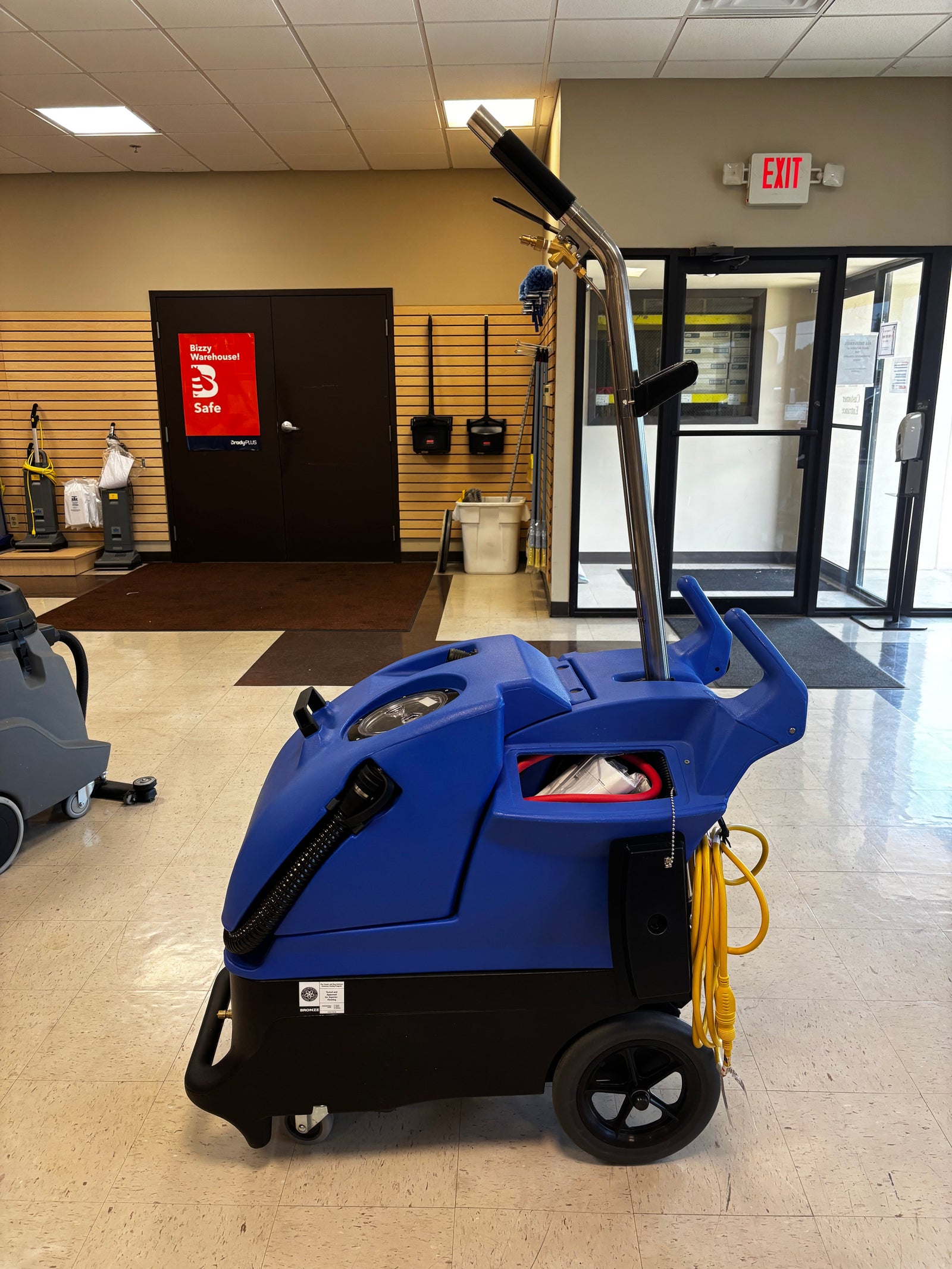 Clarke EX20, Carpet Extractor, 12.5 Gallon, 100 PSI, Cold Water, Single 3 Stage Vac Motor, Demo Unit, 1 Year Warranty, 56105416