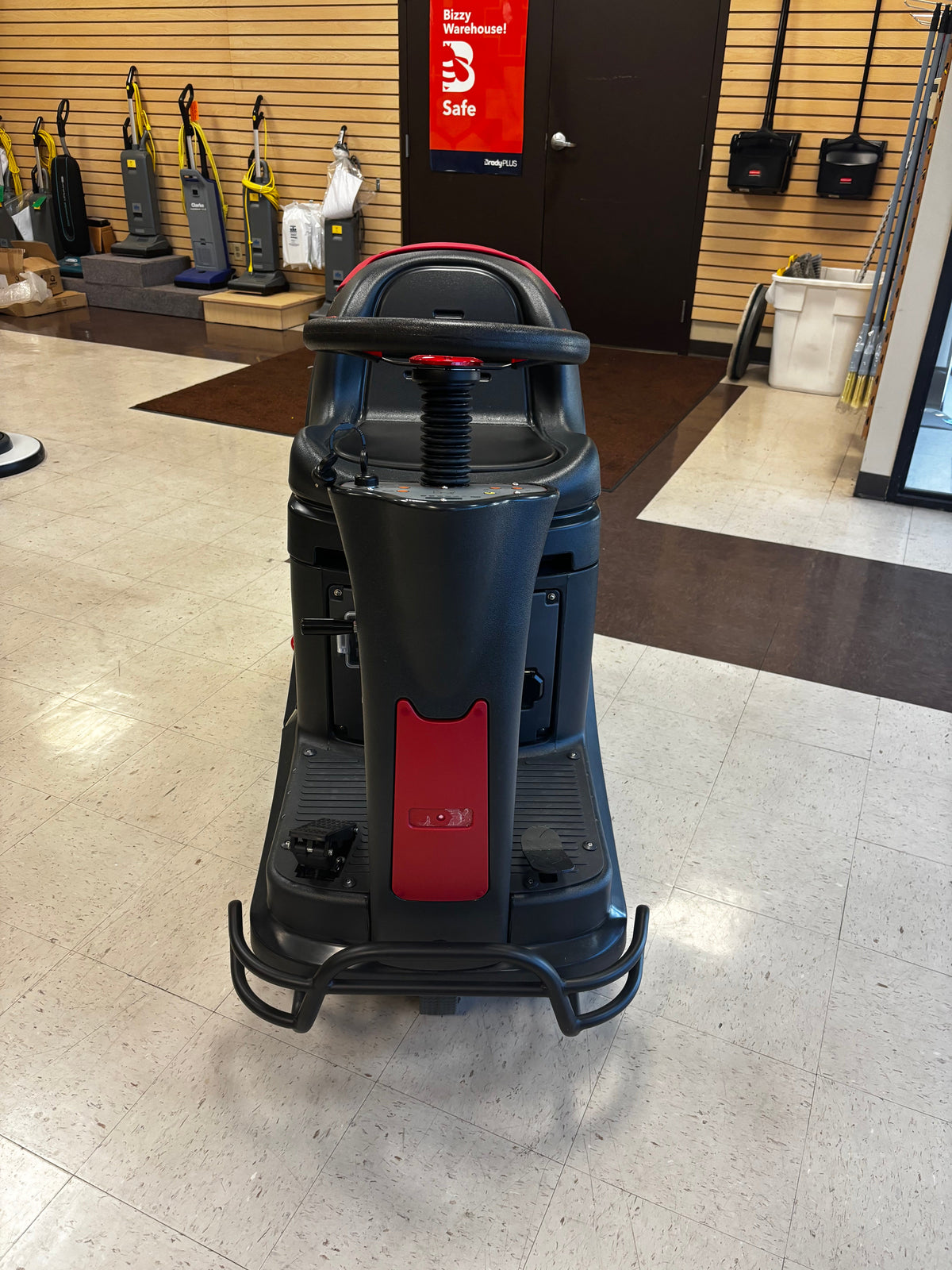 Viper AS530R, Rider Floor Scrubber, 20", 22 Gallon, Battery,  Disk, 1 Year Warranty, Demo Unit