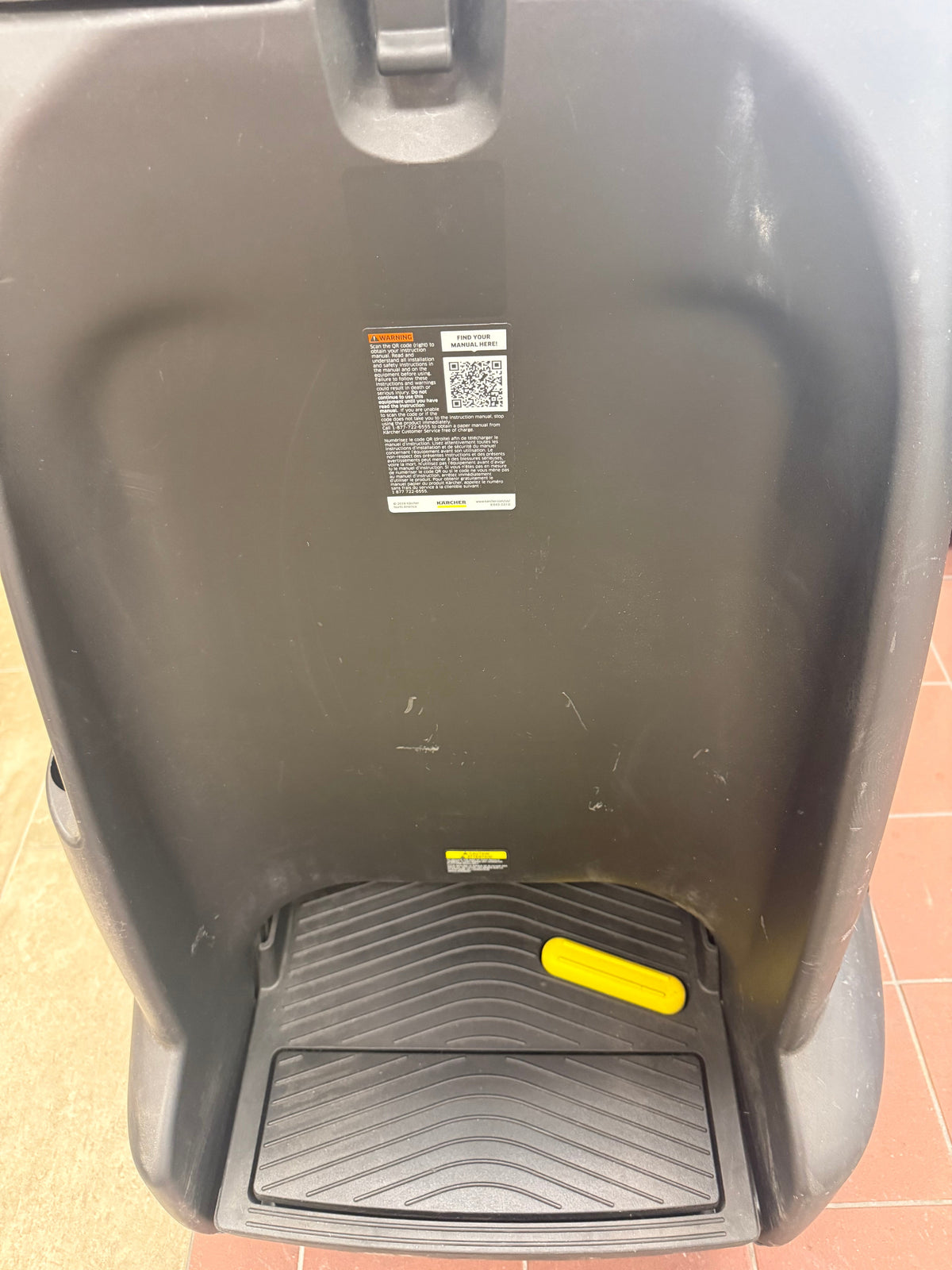 Karcher Windsor Chariot iVac 24, Wide Area Vacuum, 24", Ride On, Battery, With Tools, HEPA, Demo Unit