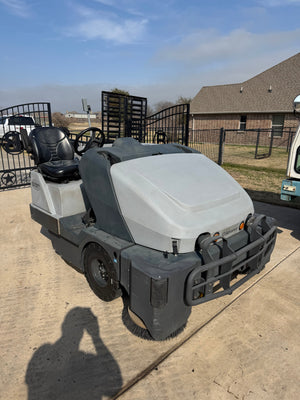 Refurbished Advance SW8000 | 77" Ride-On Propane Sweeper | Dual Side Brushes | Trio-Sweeper Dust Guard | 2022
