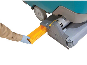 Tennant T500, Floor Sweeper-Scrubber, 28", 22.5 Gallon, Battery, Self Propel, Cylindrical, 3 Year Warranty