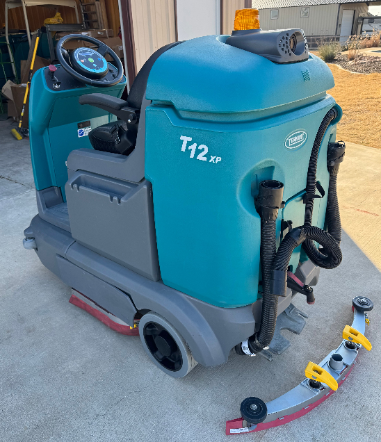 Refurbished | Tennant T12 XP | Floor Scrubber | 32"  | 35 Gallon | Ride On | Battery | Disk | 2019