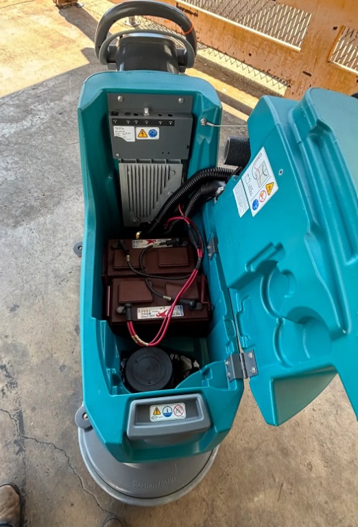 Refurbished Tennant T300, 20" Walk Behind Disk Floor Scrubber, Battery, Self Propel, 3/1/1 Warranty, Quick Ship