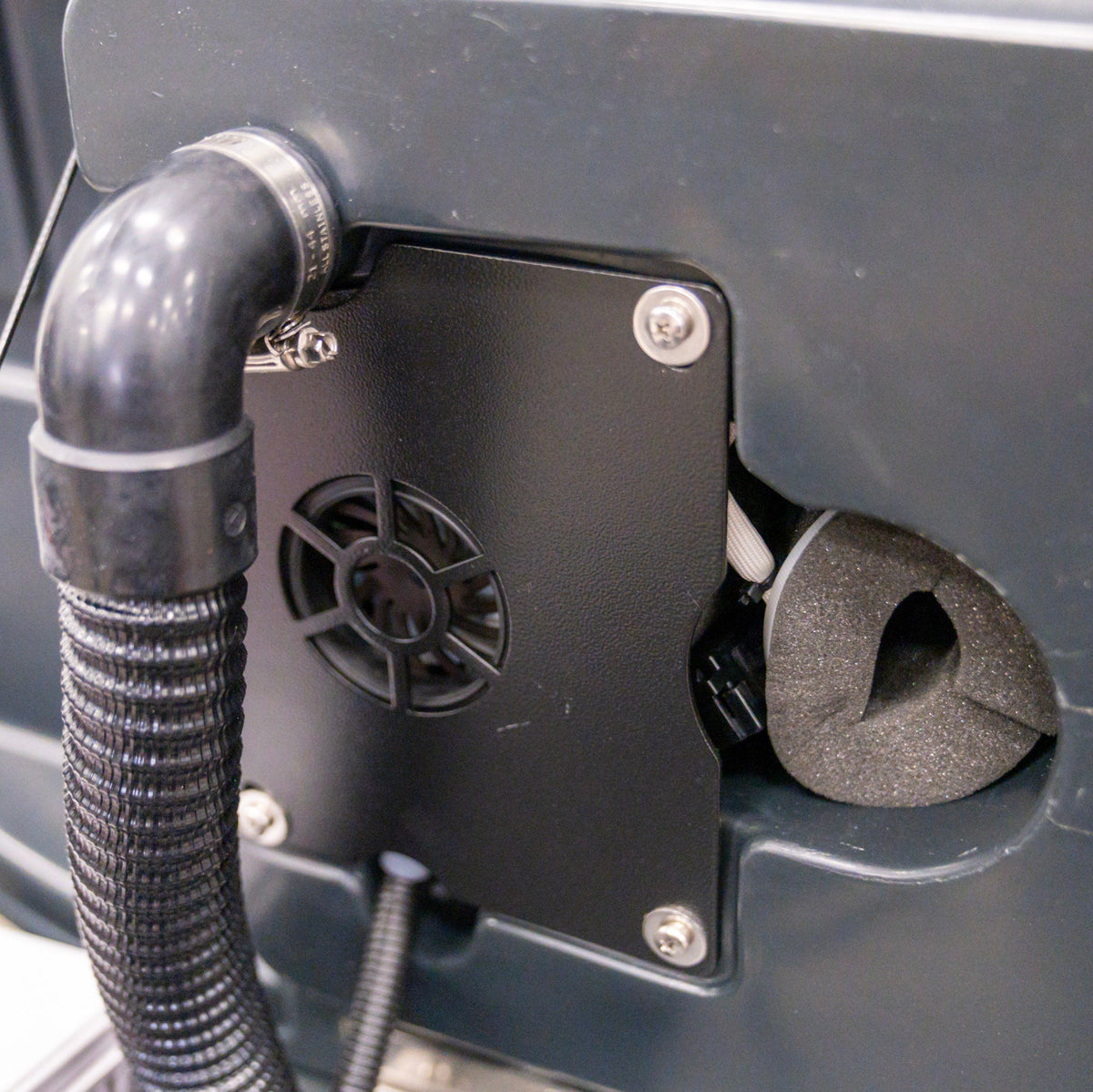 Walk Behind Floor Scrubber, 20", 16 Gallon, Battery, Pad Assist, Disk, 3/3/1/1 Warranty