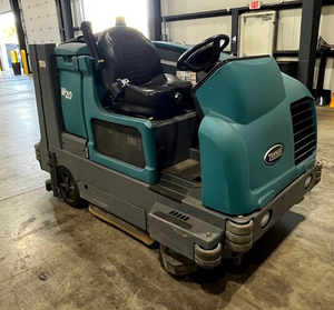 Refurbished Tennant M20, Rider Floor Sweeper-Scrubber, 40", 56 Gallon, Propane, Cylindrical, 3/1/1 Warranty
